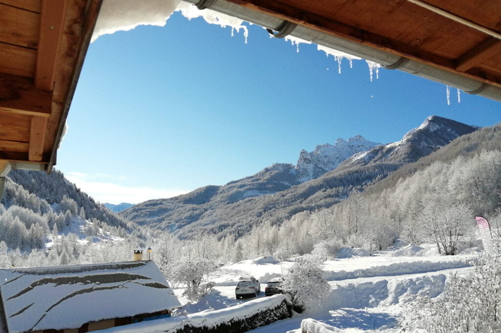 Vue Réallon depuis Gite des 3 cols en hiver